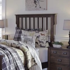 Ashley Furniture Kian - Black/white - Poly Table Lamp (1/cn)