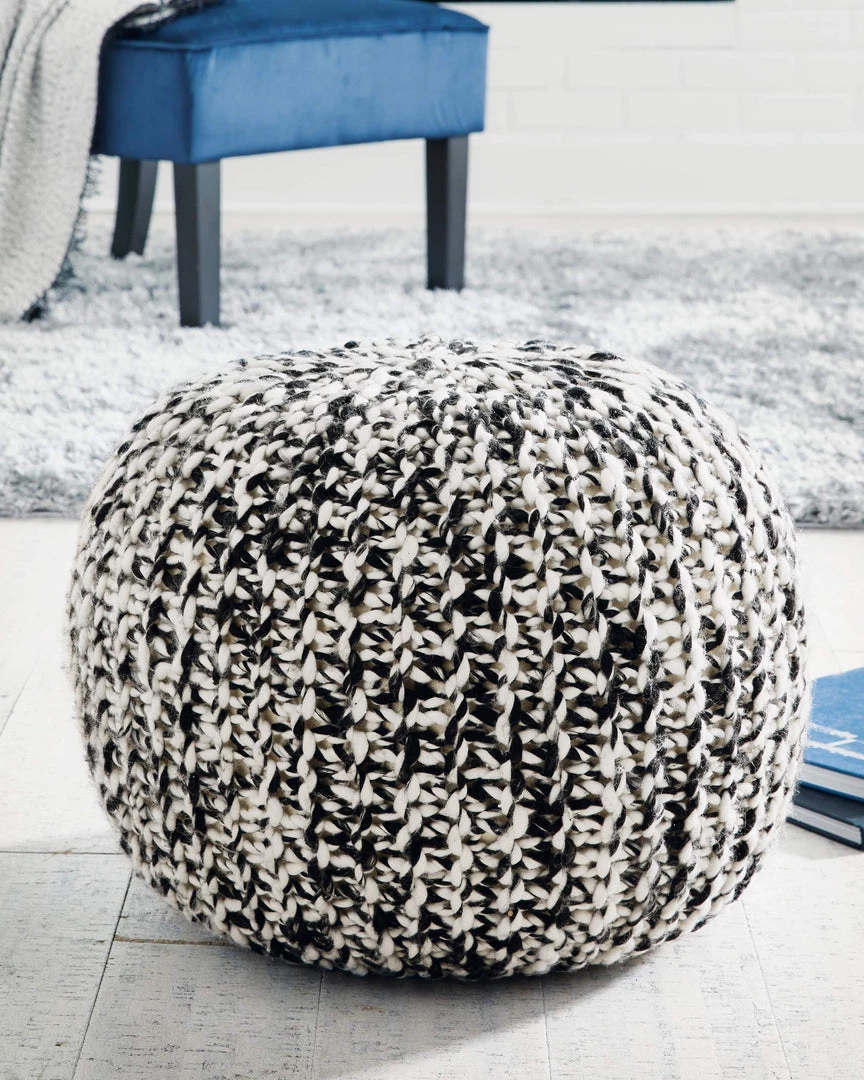Ashley Furniture Latricia - Black/white - Pouf 5 Ashley Furniture Latricia - Black/white - Pouf