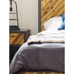 Moe's Home Collection Nicky Throw