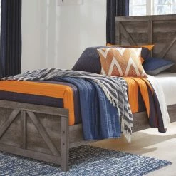 Signature Design By Ashley® Wynnlow - Crossbuck Panel Bed