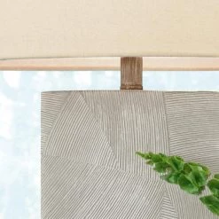 Ashley Furniture Bradard - Brown - Poly Table Lamp (1/cn) Accessories