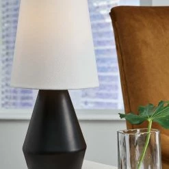 Ashley Furniture Accessories Lanry - Black - Metal Table Lamp (1/cn)