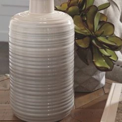 Ashley Furniture Marnina - Ceramic Table Lamp (2/CN) 9 Ashley Furniture Marnina - Ceramic Table Lamp (2/CN)