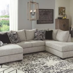 Benchcraft® Megginson - Sectional With Chaise Sectionals