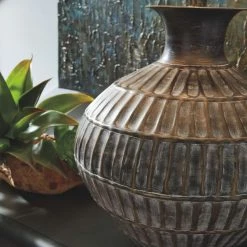 Ashley Furniture Accessories Magan - Antique Bronze Finish - Metal Table Lamp (1/cn) 9 Ashley Furniture Accessories Magan - Antique Bronze Finish - Metal Table Lamp (1/cn)