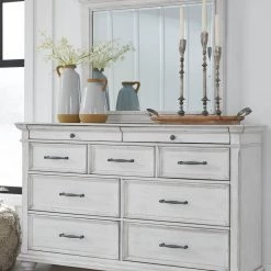 Ashley Furniture Kanwyn - Attractive - Dresser, Mirror Dressers