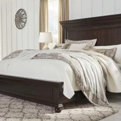Signature Design By Ashley® Brynhurst - Dark Brown - Queen Panel Bed
