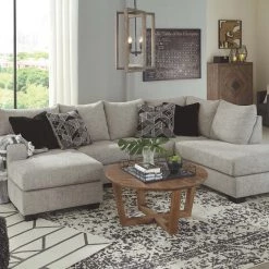 Benchcraft® Megginson - Sectional With Chaise Sectionals