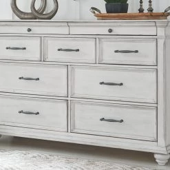 Ashley Furniture Kanwyn - Attractive - Dresser, Mirror Dressers
